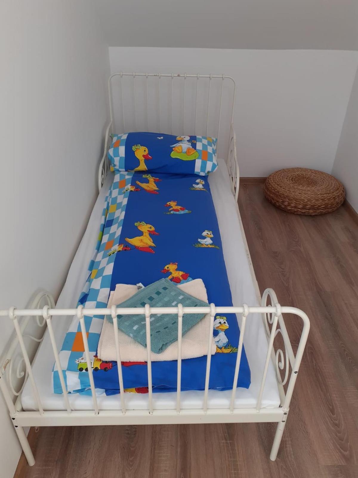 Casa Bunicii Hotel Sasca Montană Eksteriør billede