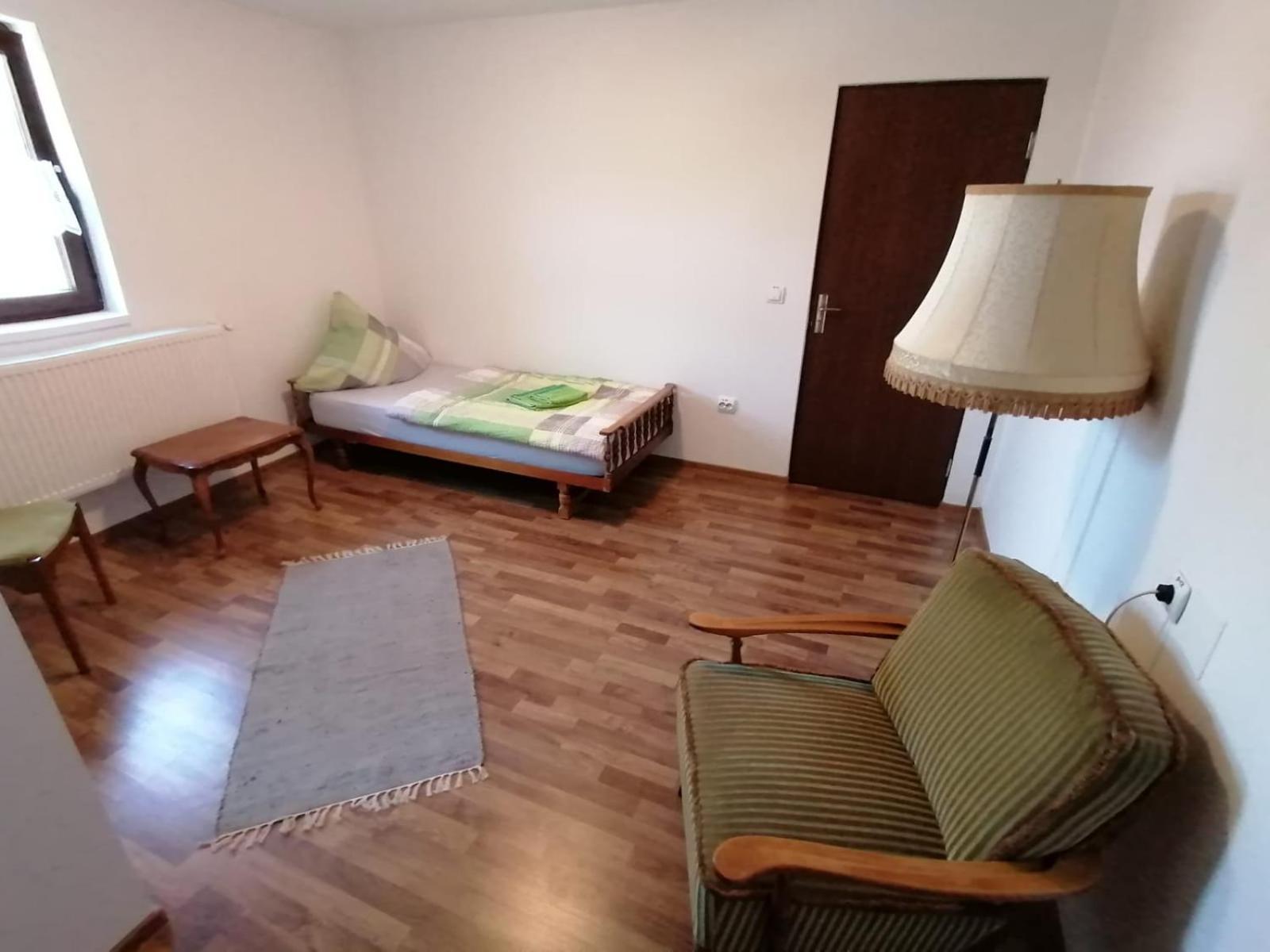 Casa Bunicii Hotel Sasca Montană Eksteriør billede